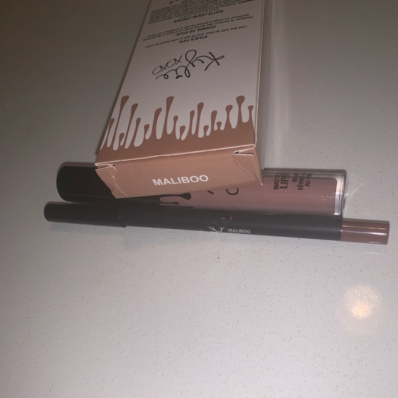 Color Maliboo - Picture 2 of 3